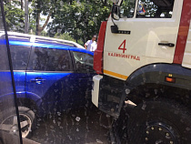 На Киевской внедорожник влетел в пожарную машину (видео)