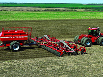 В Калининградской области более 2 тыс. га сельхозугодий зарастает сорняками