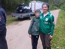 Грибники под Калининградом стали всё чаще выносить грибы из леса с МЧС