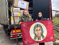 Из Калининграда в зону СВО привезли стяги с ликом Спаса Нерукотворного