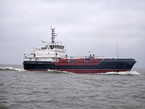 На новом судне комплексного портового обслуживания Балтфлота поднят флаг вспомогательного флота ВМФ