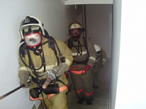 В подвале калининградской многоэтажки загорелся бытовой мусор