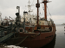 Музей Мирового океана получил в дар плавучий маяк "Ирбенский"