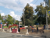 В Черняховске снимают брусчатку на федеральной трассе А-229 (схема объезда)