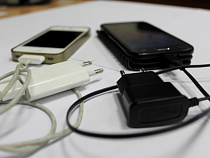 Мошенник продал калининградцу картон вместо смартфона