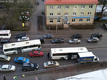 Хаос на улице Гагарина: ДТП с автобусом, застрявшая «газель» и пробка