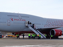 Впервые в «Храброво» приземлился двухпалубный Boeing 747-400