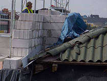 В Калининграде охранника убило балкой, упавшей с кровли во время ремонта 