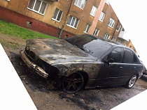 В Балтийске за час до ливня вспыхнул БМВ 5-й серии (видео, хоть такое)