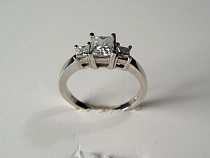 Безработная калининградка украла у знакомой кольцо с бриллиантами из-за долгов