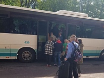 Пассажиры берут штурмом автобус Калининград – Балтийск