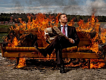 Гусевские пожарные всемером тушили диван