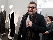 Мода: историк костюма Васильев покажет платье русской миллионерши