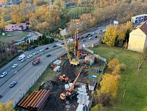 Движение у двухъярусного моста в Калининграде пока не перекроют  