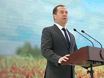 Медведев приедет в Калининградскую область в разгар шторма