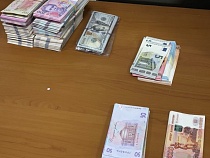 У пассажира автобуса Калининград - Варшава изъяли лишнюю валюту