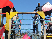 Калининградские дети получили новую игровую площадку