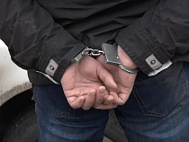 В Калининграде оперативники задержали подозреваемых в похищении аккумуляторов