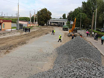 На Киевскую завезли гравий