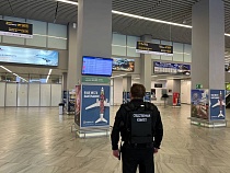 В аэропорту Калининграда проверяли воинский учёт у мигрантов