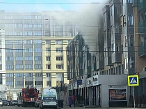 Пожар: загорелся дом у Биржевого сквера в Калининграде