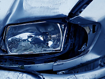 Пьяный рецидивист выбросил автоледи на дорогу, угнал машину и сбил скутериста