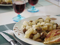 Сотрудники кафе в Пионерском работали без медосмотра