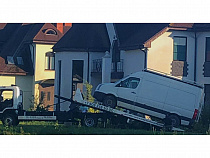 В Зеленоградске удалять с проезда фургон пришлось судебным приставам