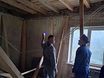 В Калининграде наконец-то заметили годами живущих без потолка людей