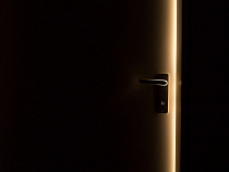 19-летний парень искал незапертые квартиры и обворовывал их