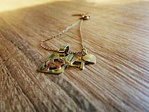 Рядом с Домом искусств у подростка сорвали с шеи цепочку за 82 000 рублей