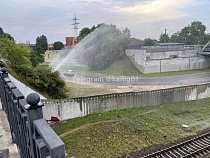 На Суворова в Калининграде прорвало трубу водоснабжения