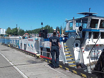 Контрабандисты везли сигареты из Калининграда в Эльблонг на угольной барже 