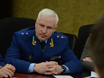 Роспотребнадзор и прокурор объяснили, зачем запрещать снюс