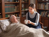 Цена сиделок в Калининградской области выросла почти в 1,5 раза за год