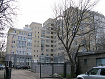 По улице Больничной ограничат парковку на проезде (карта)