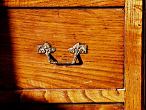 Суд наказал предпринимателя на 120 тысяч рублей за непригодную к использованию мебель