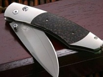 В Калининграде мужчина пригрозил перочинным ножом подростку, который мешал ему спать на стадионе