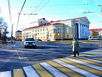 Россиян обязали ходить не менее чем в 1 метре друг от друга 