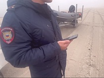 В Балтийском море у Янтарного пришлось ловить двух рыбаков