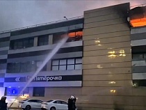 «Пахнет попкорн»: регистратор снял начало пожара в ТЦ «Гиант»