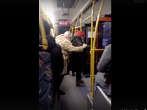 Калининградскую пенсионерку вытолкали из автобуса из-за неприкрытого носа