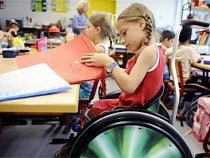 Средняя школа города Пионерского Калининградской области стала комфортной для инвалидов