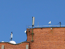 Жители Сельмы добиваются демонтажа оборудования "Билайна" с крыши своего дома
