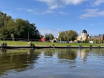 В центре Калининграда второй день с реки гоняют простых рыбаков