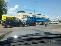 Крупное ДТП на Невского: столкнулись два грузовика, два джипа и микрик