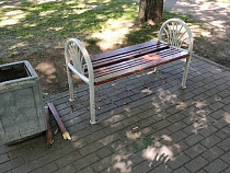 В Совестке из 200 скамеек 19 оказались неисправными