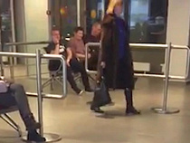 Piter.TV: В Санкт-Петербурге калининградцы несколько часов не могут вылететь на родину