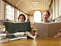 Замруководителя Рособрнадзора предлагает запретить в России популярную онлайн-энциклопедию