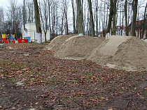 В городском парке Багратионовска строят «замок» для детей